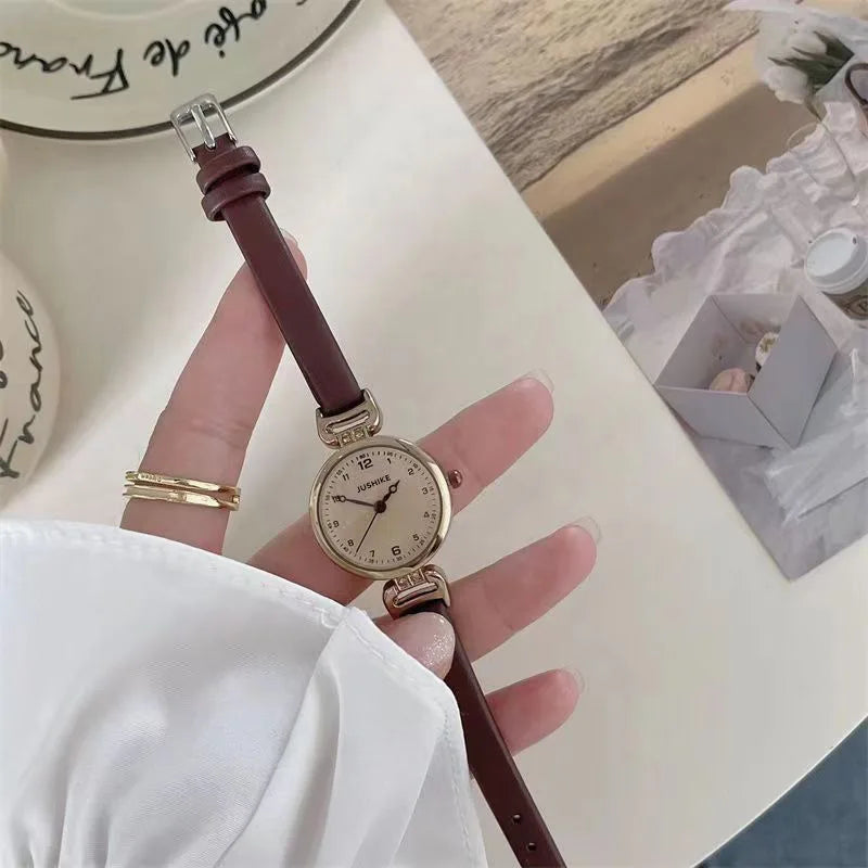 Thin Retro Quartz Wristwatch