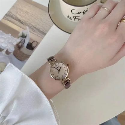 Thin Retro Quartz Wristwatch